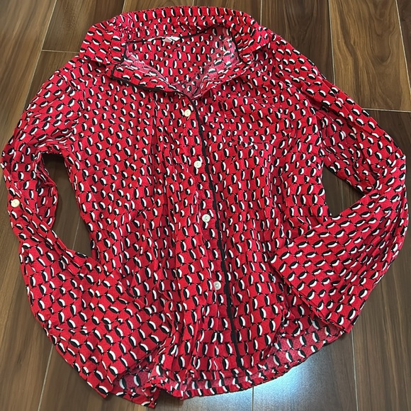 Medium Victoria’s Secret penguins red pajama button down sleep top - Picture 1 of 4